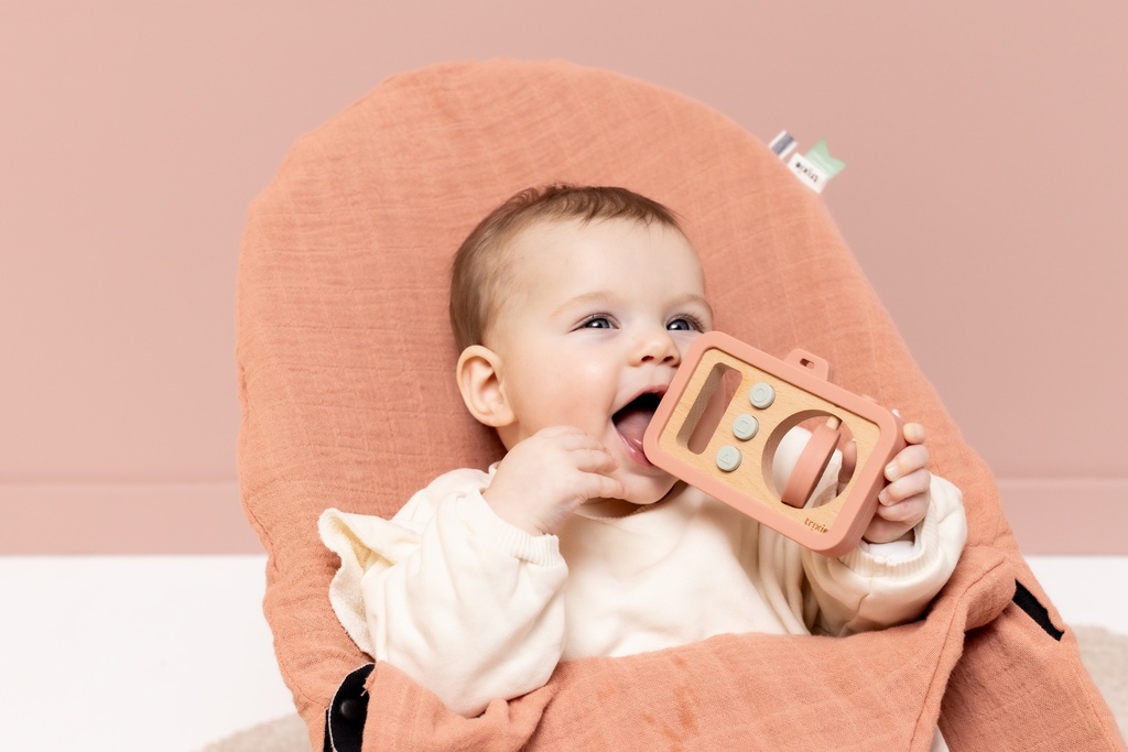 Trixie | Houten baby camera met siliconen - Mrs. Cat