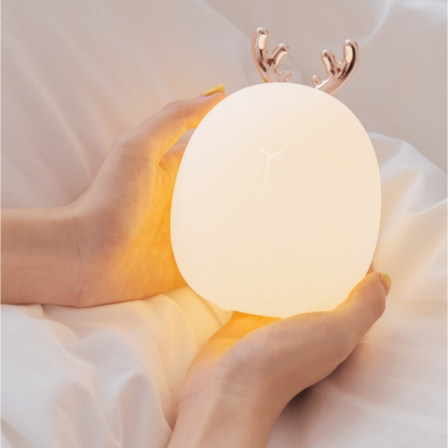 DRAADLOZE NACHTLAMP, wit, Deer, figuur, hert, 14cm, LED lampje, oplaadbaar via USB